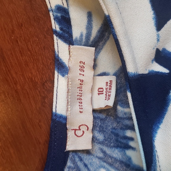 Blue and White Floral dress, women's size 10 - Picture 5 of 9